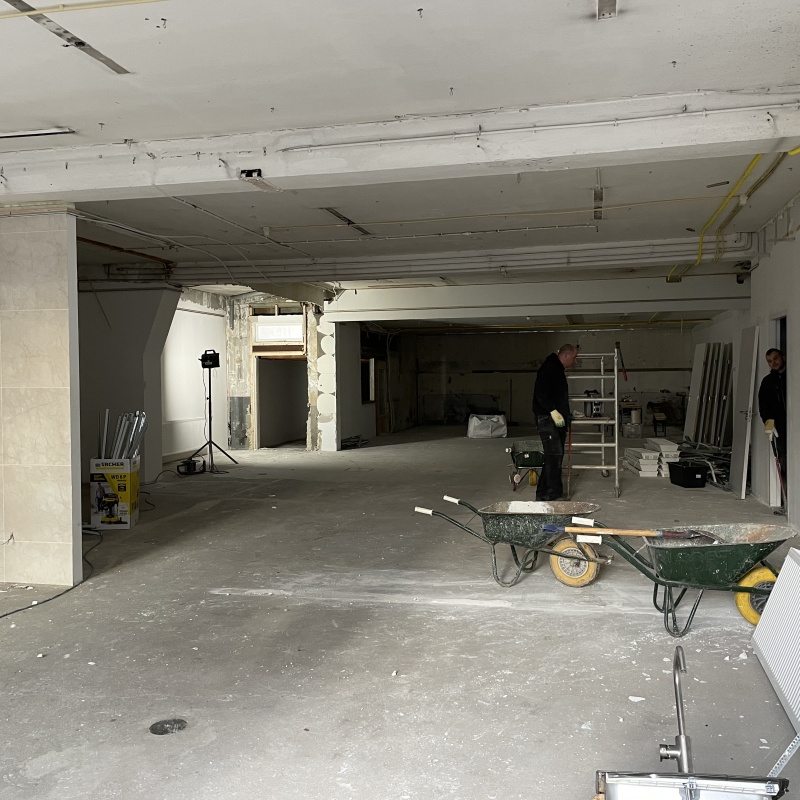 Voormalige garage klaar om verbouwd te worden tot luxe woonruimte