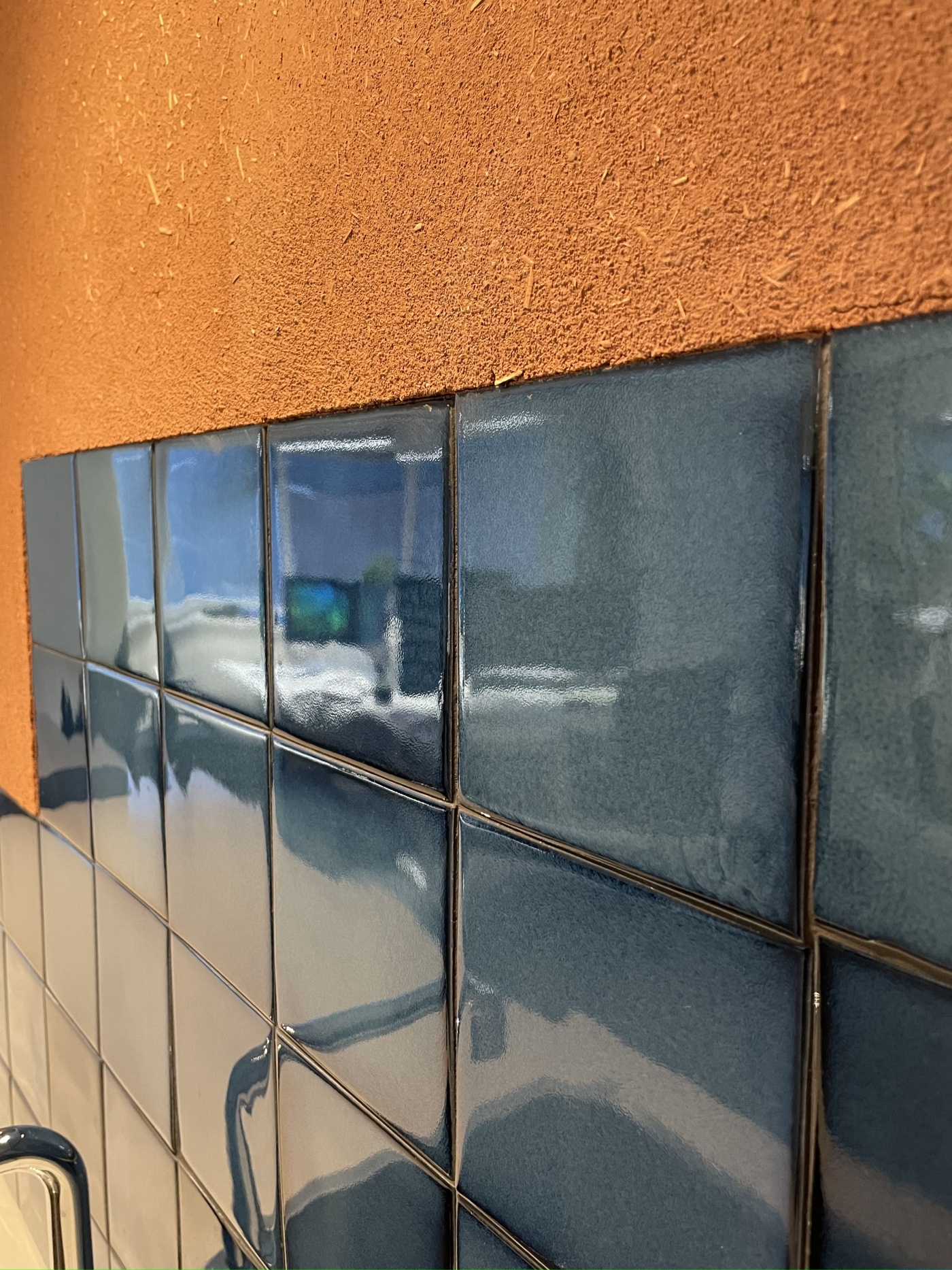 Close up gekleurde kalkmortelmuur